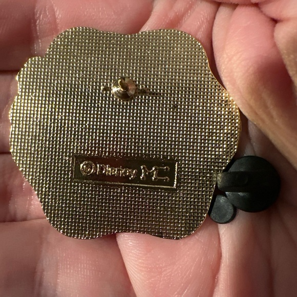 🛍️🤩🔥HOT SALE ALERT🔥 Disney The Little Mermaid 🧜🏼♀️ Princess Ariel Trading Pin - Picture 6 of 6